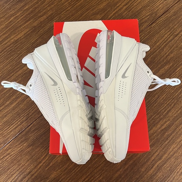 Brand new Nike 270 air max pulse , Got for Christmas never tried on or wore. - Picture 5 of 5